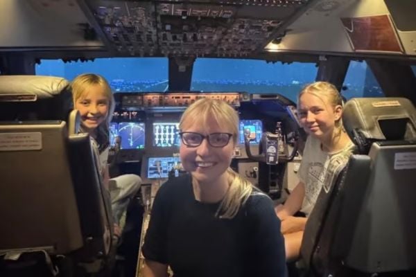 Best Summer Flying Experiences For Kids and Teens