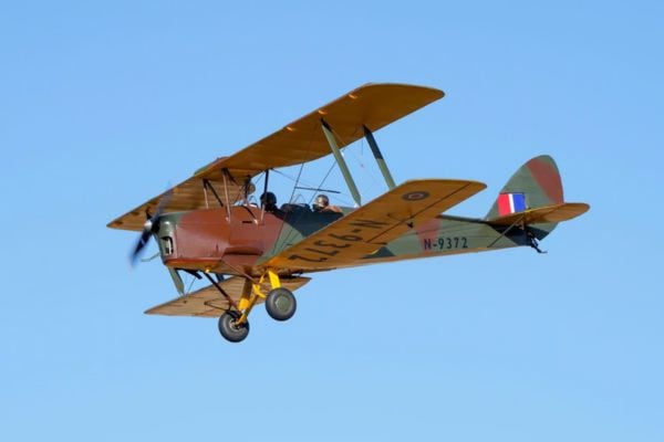 Flying Experiences and Lessons At Breighton Airfield