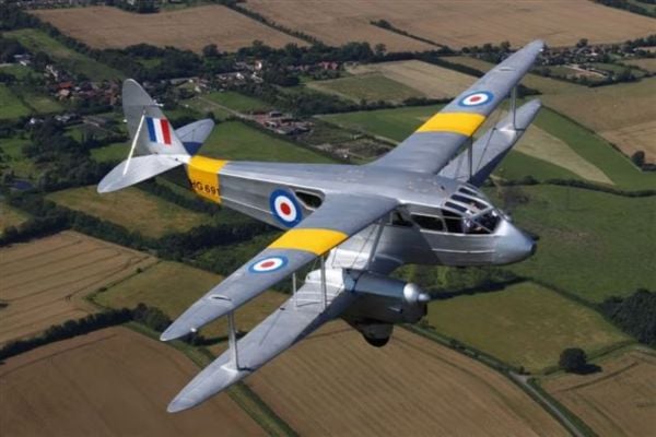 In Profile: The Iconic Dragon Rapide Vintage Warplane