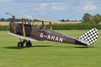 Remembering heroes with a vintage flying experience