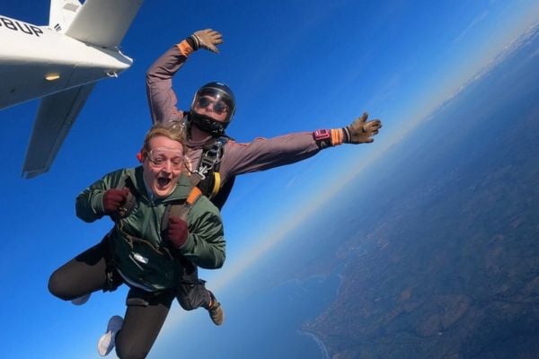 Tandem vs Static Line Skydiving: What's The Difference?