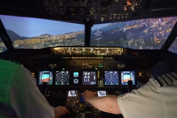 737-800 Jet Airliner Flight Simulator Lesson (120 mins)