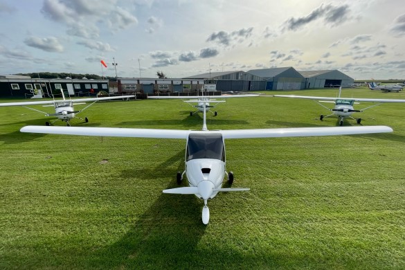 15 Minute 2 Seater Flying Lesson - Sheffield