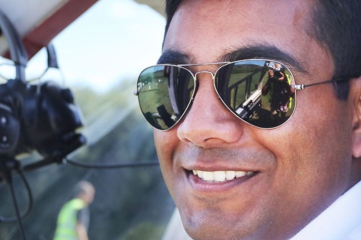 18-Mile Jet-Powered Helicopter Co-Pilot Cockpit Experience