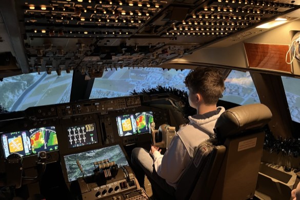 20 Minute Boeing 747 Simulator Session Experience from Flydays.co.uk