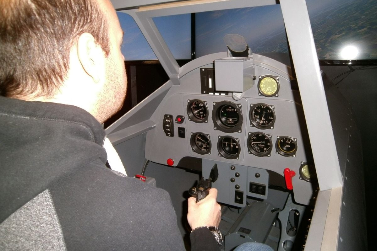 30 Minute Combat Flight for Two Offer Experience from Flydays.co.uk