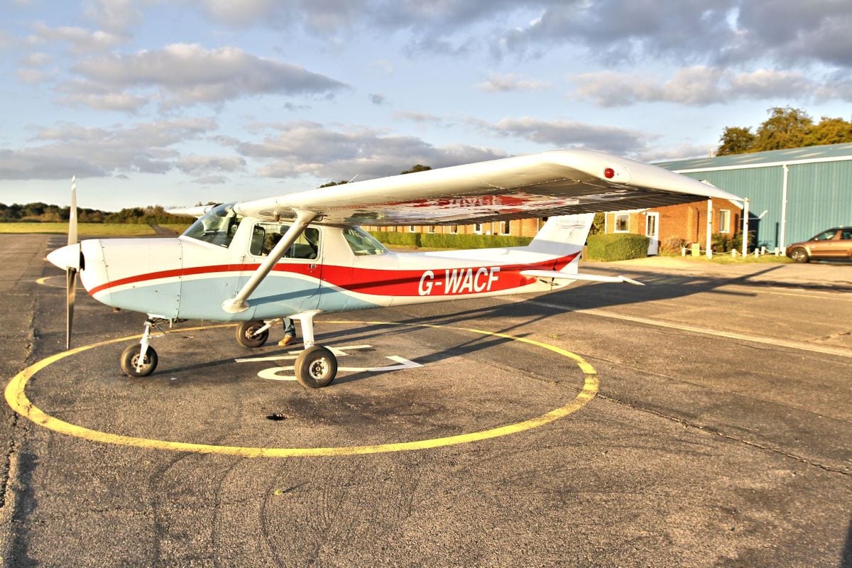 4 Seater 60 Minute Flying Lesson Experience from flydays.co.uk
