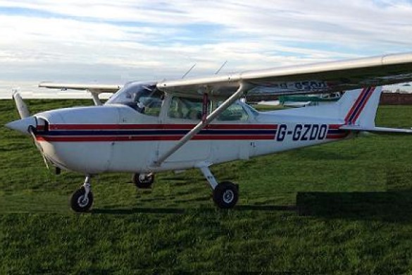 60 Minute Piper PA28 Flying Lesson - Hertfordshire