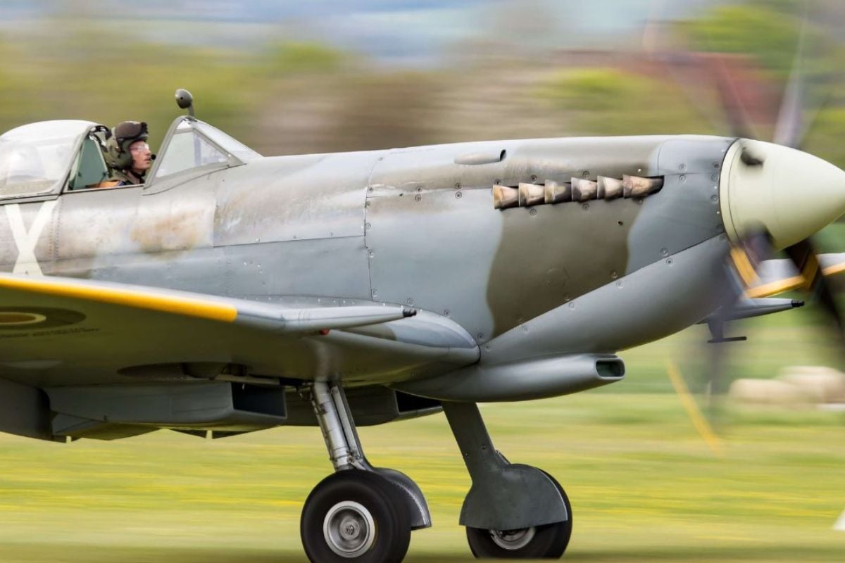 55 Minute 'Isle of Wight' Fly a Spitfire Experience