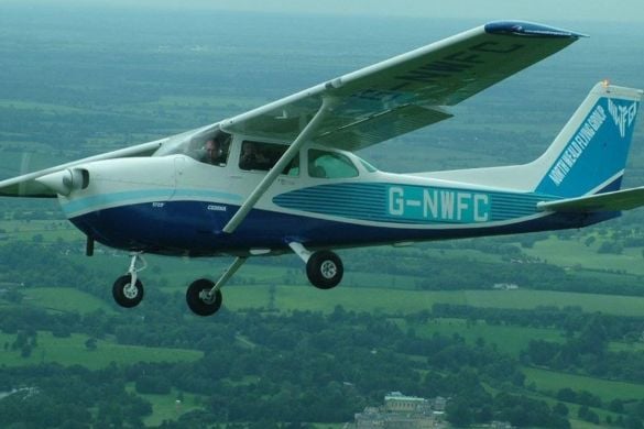 60 Minute 2 Seater Cessna 152 Flying Lesson - Essex