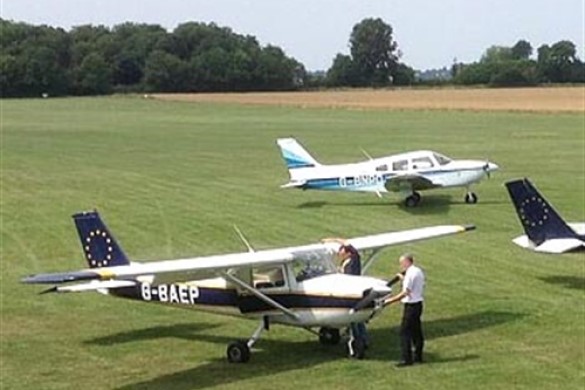 60 Minute 2-Seater Flying Lesson - Peterborough