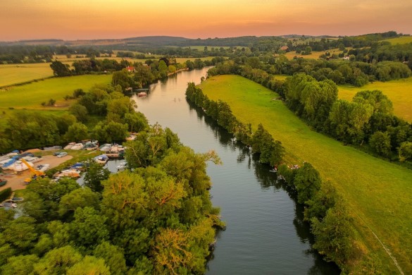 Anytime Hot Air Ballooning with Champagne for One - Oxfordshire