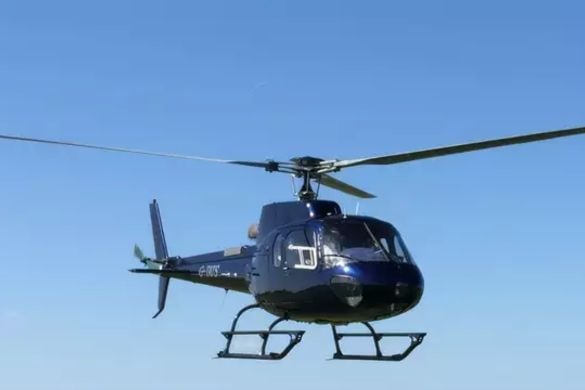 Cotswold Lakes Helicopter Tour with Cream Tea