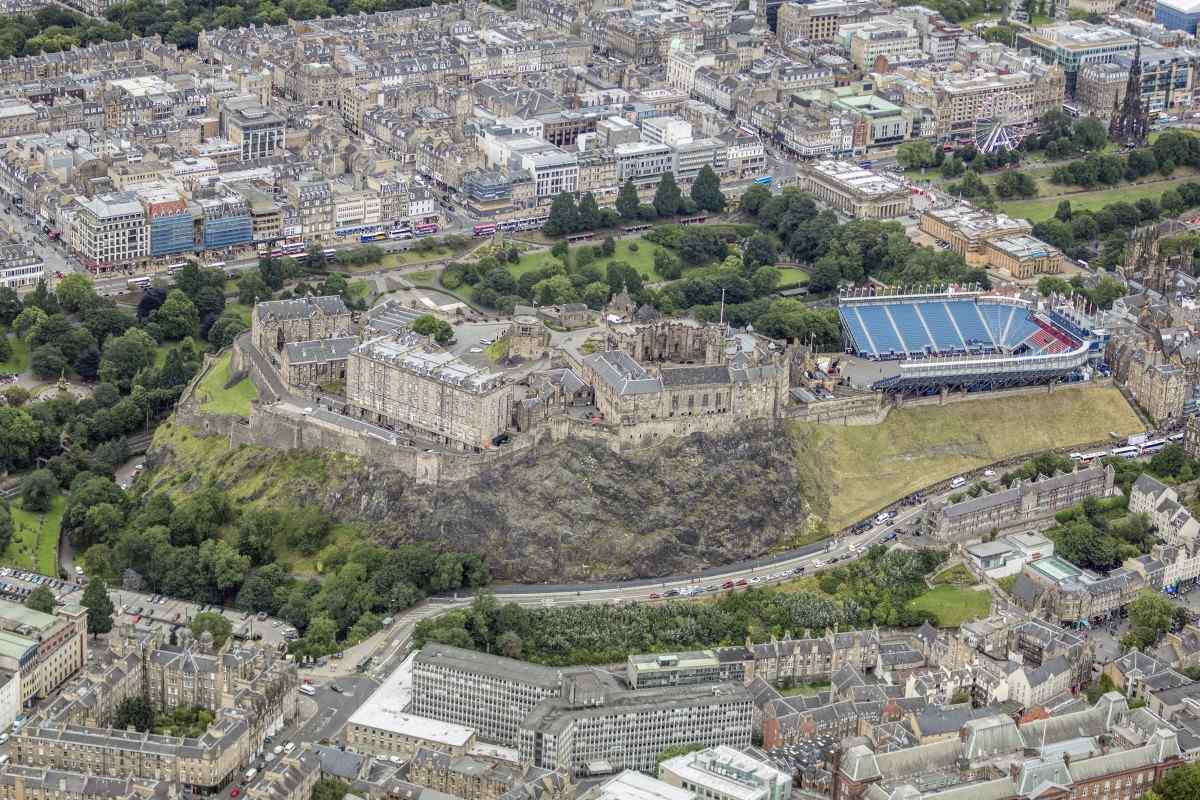 Edinburgh and Bridges Tour Experience from flydays.co.uk