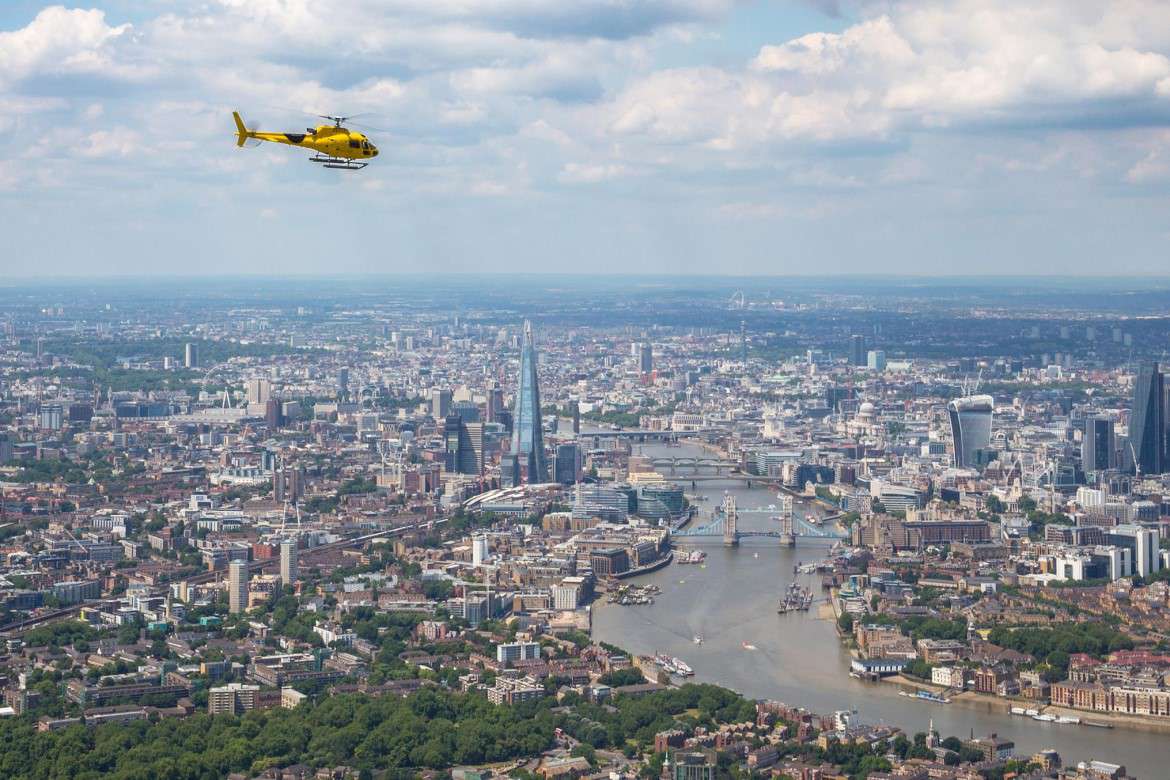 Exclusive Central London Tour with Champagne for Two Experience from Flydays.co.uk