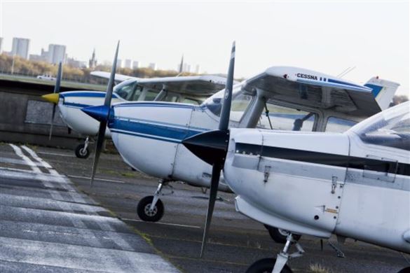 2-Seater 30 Minute Flying Lesson in Glasgow