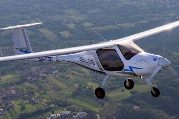 30 Minute Electric Aircraft Flying Lesson in Norwich