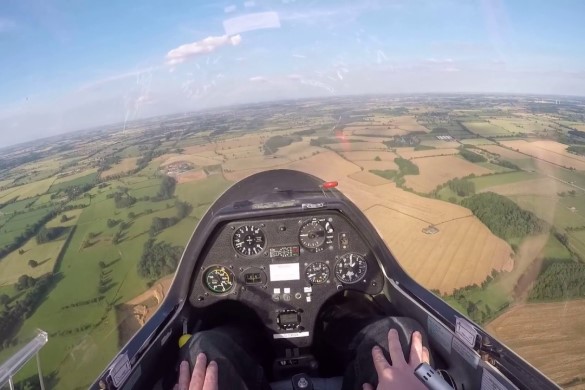 30 Minute Motor Gliding Experience in Leicestershire