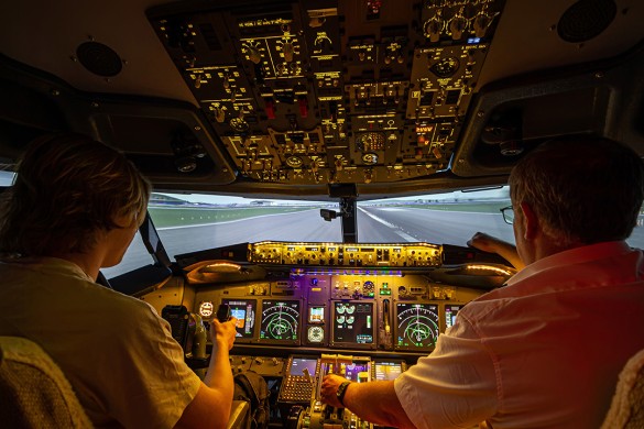 60 Minute Boeing 737 Flight Simulator Session - Brighton