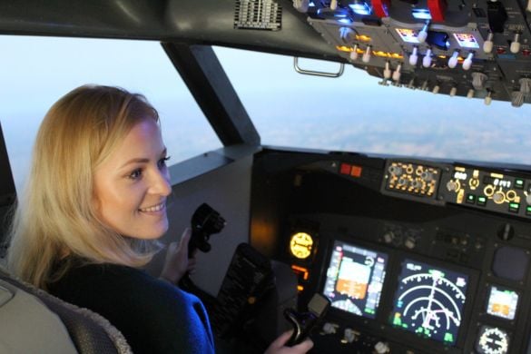 Boeing 737 90 Minute Simulator Session in Surrey