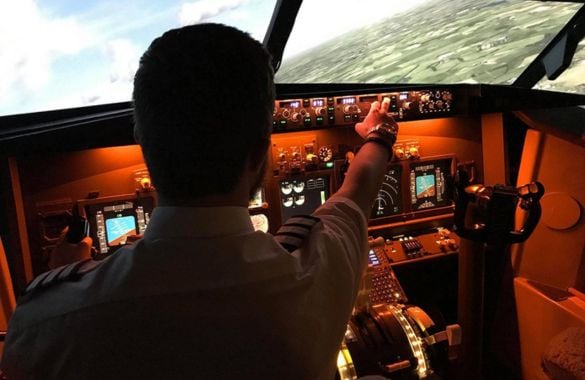 Two Hour 737 Flight Simulator Session in Cheltenham